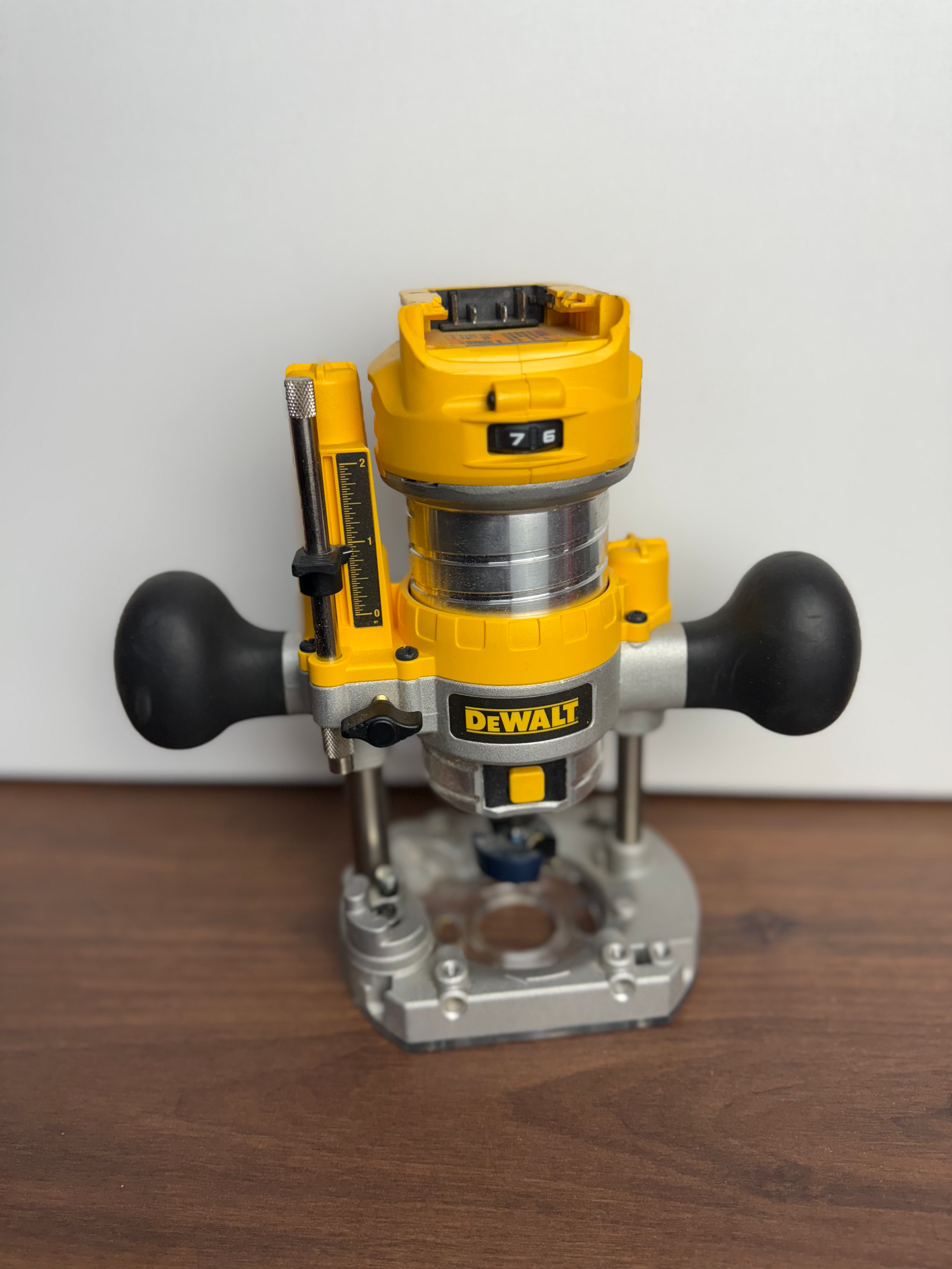 Dewalt 20V Plunge Compact Interchange Palm Router 1/4 Inch - (inc VAT)