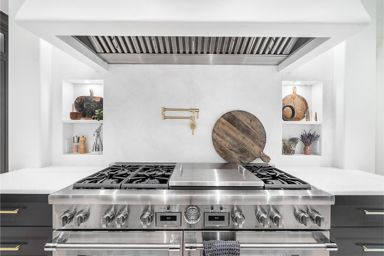 Gas range in the kitchen at Willow Spring. 