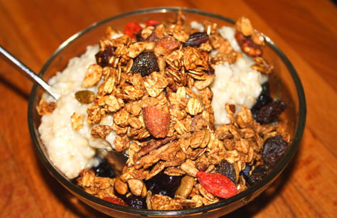 Steel cut oatmeal & granola bowl
