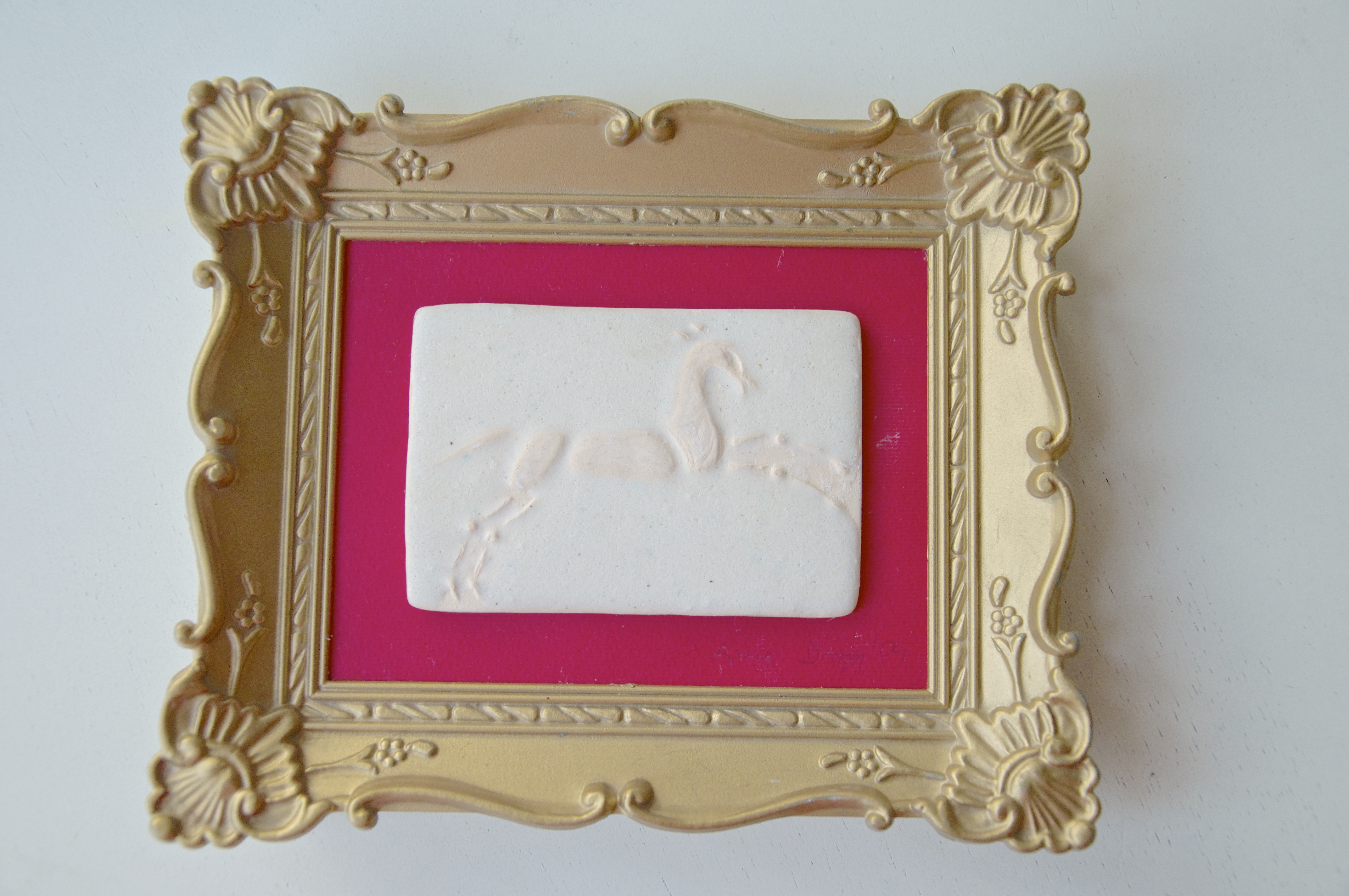 White horse tile