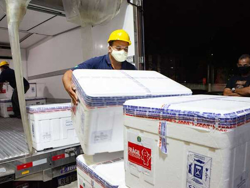 Pernambuco recebe nova remessa com 136 mil imunizantes contra a Covid-19