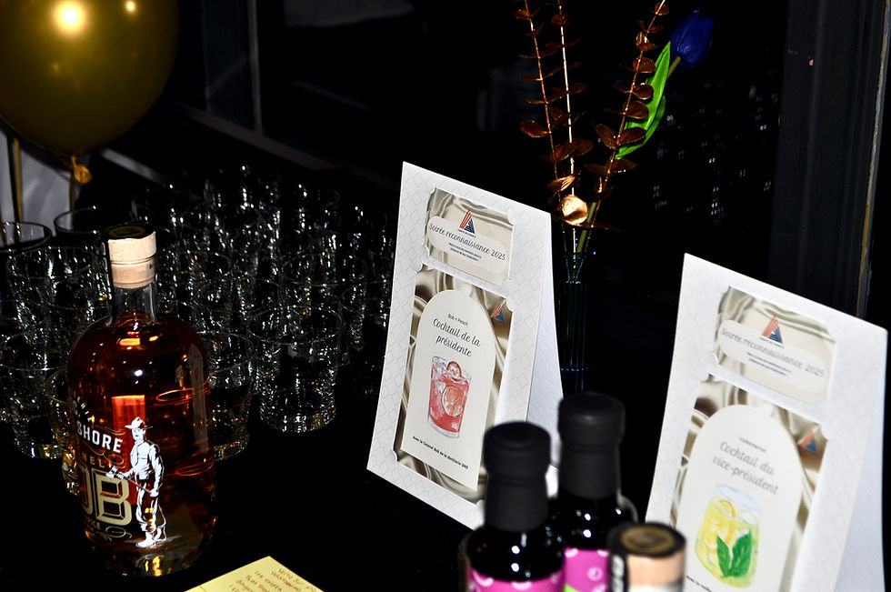 Boissons offertes à l’effigie du vice-président et de la présidente du Comité de parents lors de la Soirée reconnaissance.