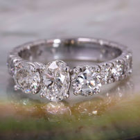 designed and handcrafted by Daniel Moesker’s goldsmith in The Hague