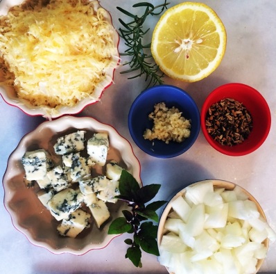 Batatas com Molho de Gorgonzola e Parmesão