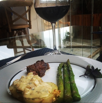 Batatas com Molho de Gorgonzola e Parmesão