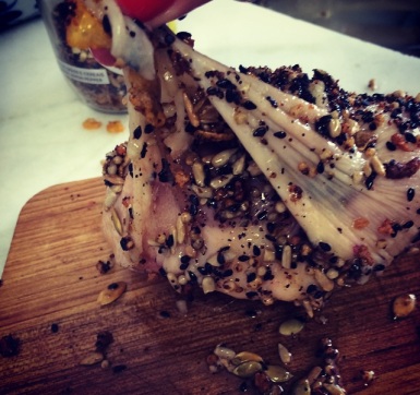 Coxa e Sobrecoxa com Mel Mbee e Crispy Gourmet Miss Croc