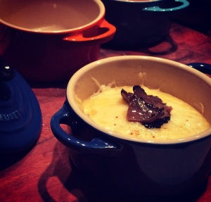 Jantar Trufado; Polenta Trufada; Tagliatelle al Tartufo; Rosbife ao Alho Negro e Mel Trufado