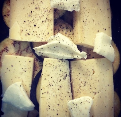 Berinjela com Queijo e Recheio de Miss Croc