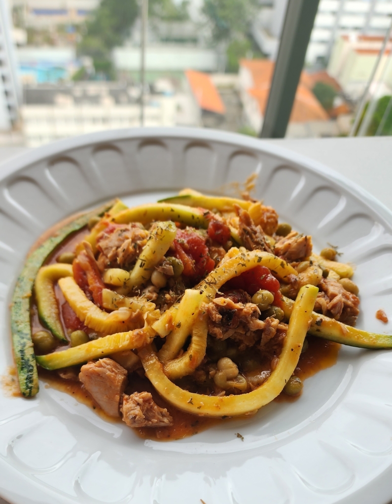 Talharim de Abobrinha com Atum & Ervilhas