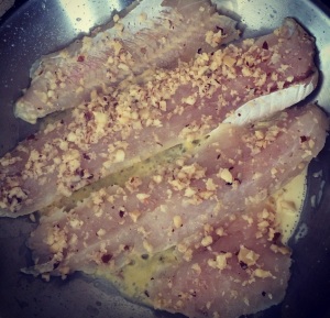 Filet de Merluza com Molho de Castanha do Para