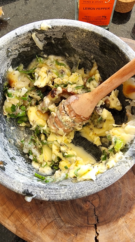 Manteiga temperada com Alho e Ervas