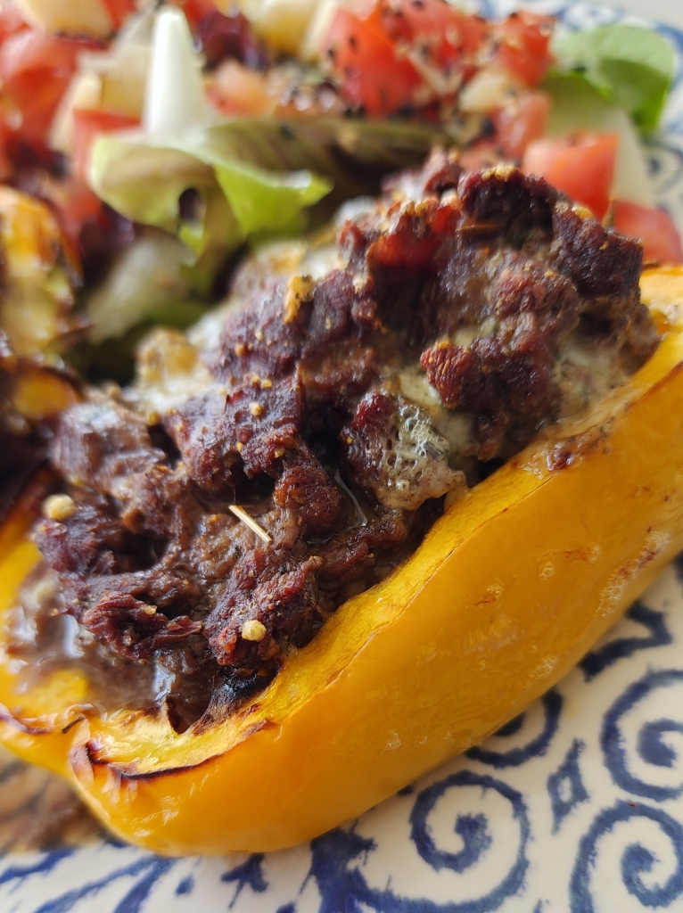 Pimentão Recheado com Mignon e Gorgonzola