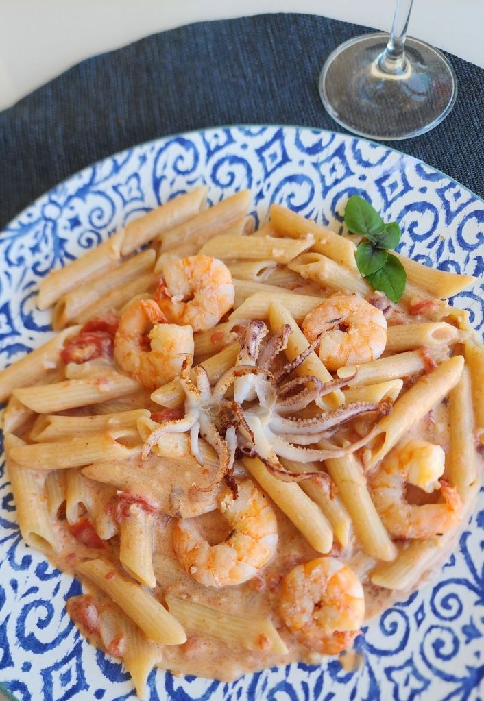 Penne Alla Vodka com Camarões