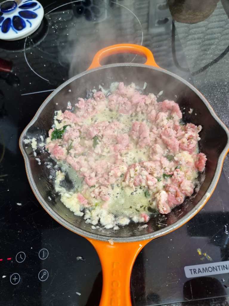 Spaghetti com Molho de Linguiça