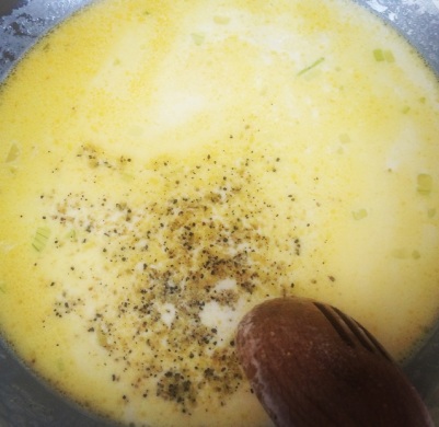 Talharim com Molho de Queijos e Lascas de Castanhas