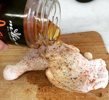 Coxa e Sobrecoxa com Crosta de Farinha de Coco