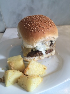 Hambúrguer Com Molho de Iogurte