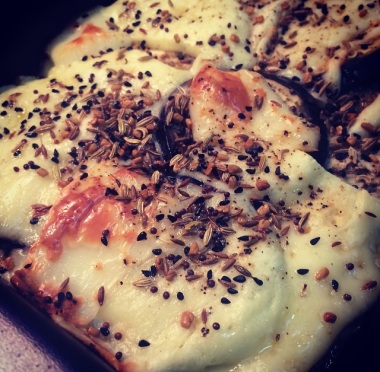 Berinjela com Queijo e Recheio de Miss Croc