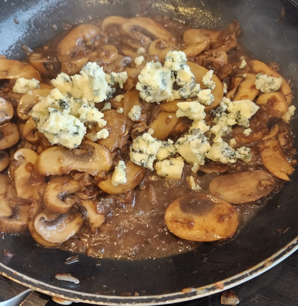 Filet Mignon Com Molho de Cogumelo