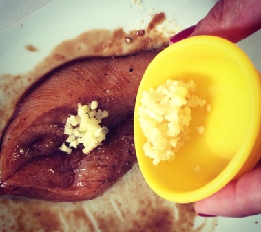 Filet de Frango Temperado com Balsâmico de Tâmara