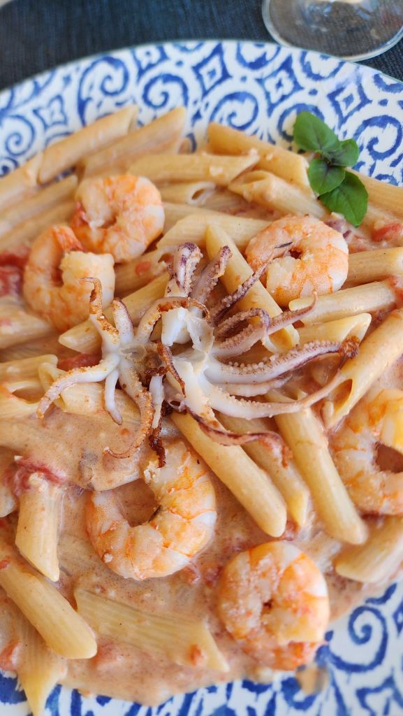 Penne Alla Vodka com Camarões