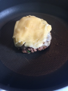 Hambúrguer Com Molho de Iogurte