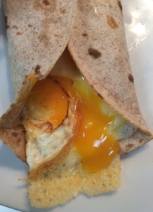 Pão Folha com Ovo e Queijo