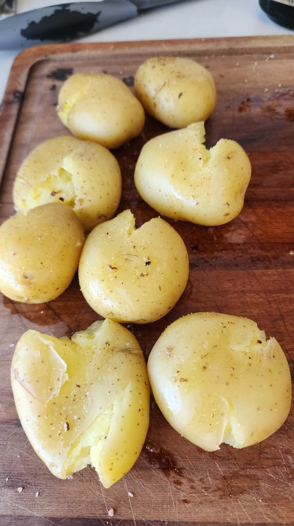 T-Bone na airfryer com Batatas ao Murro