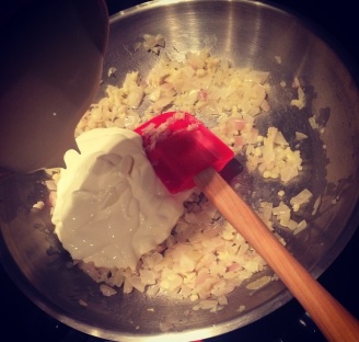 Ruote com Molho de Queijos na Manteiga