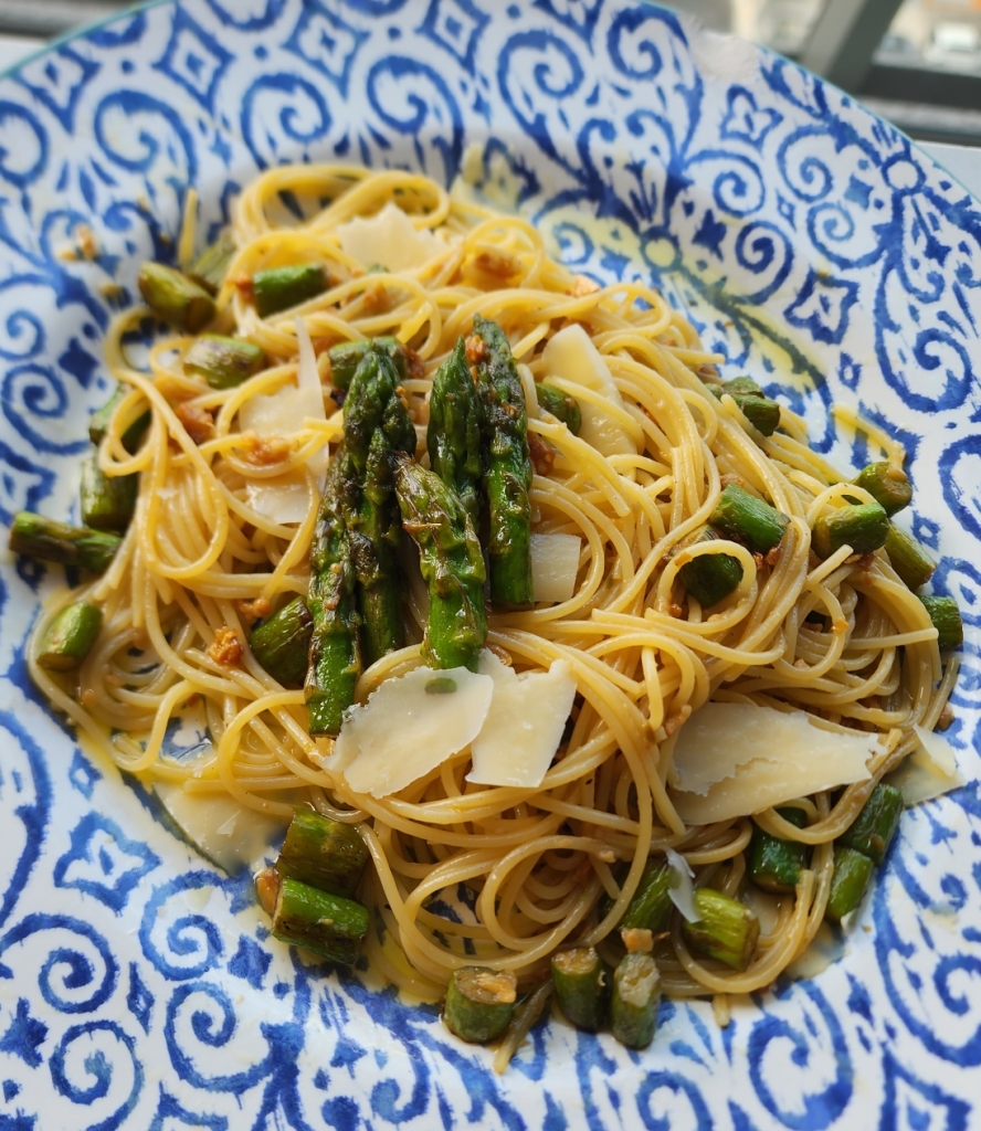 Spaghetti Alho & Óleo com Aspargos
