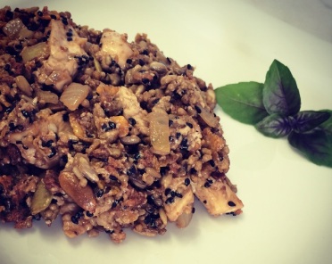 Strogonoff Fit de Frango com Crispy de Pimenta