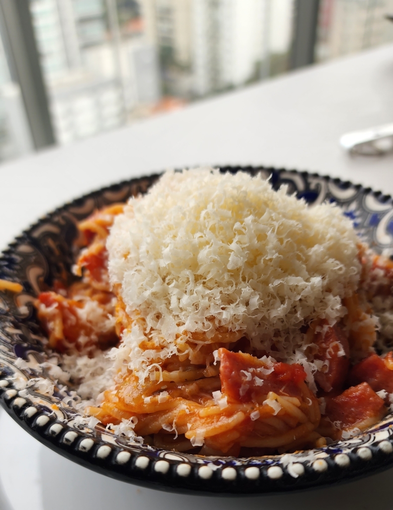 Spaghetti Com Molho de Linguiça Defumada
