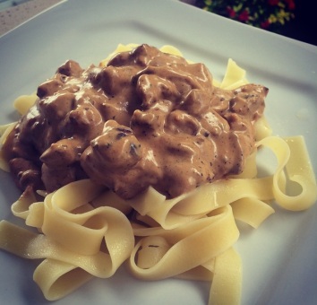 Fettuccine Com Iscas de Frango