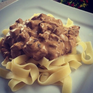 Fettuccine Com Iscas de Frango