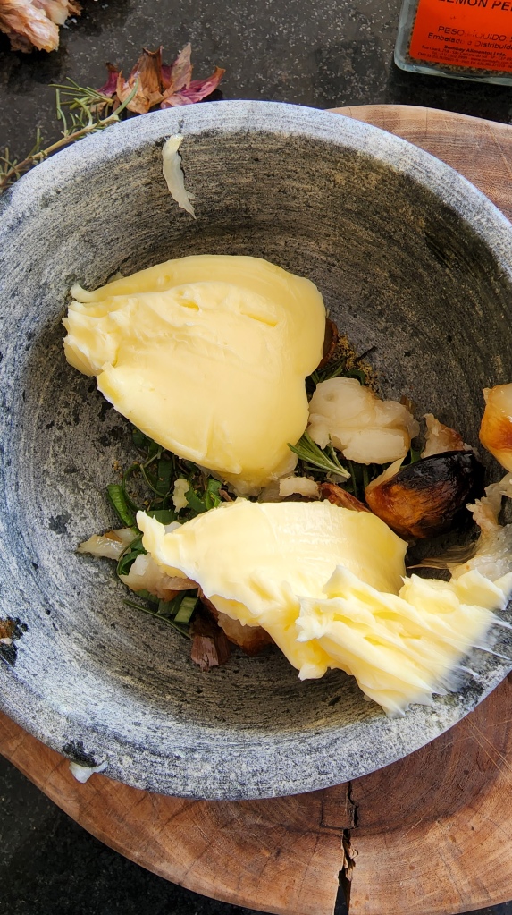 Manteiga temperada com Alho e Ervas