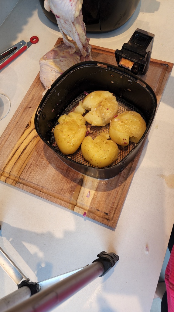 Frangão com batatas ao murro na Airfryer