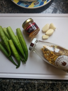 Quiabo Com Mel Mbee e Crispy Miss Croc