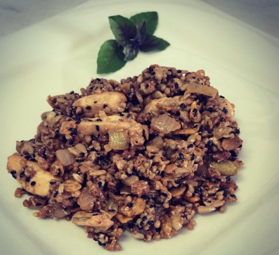 Strogonoff Fit de Frango com Crispy de Pimenta