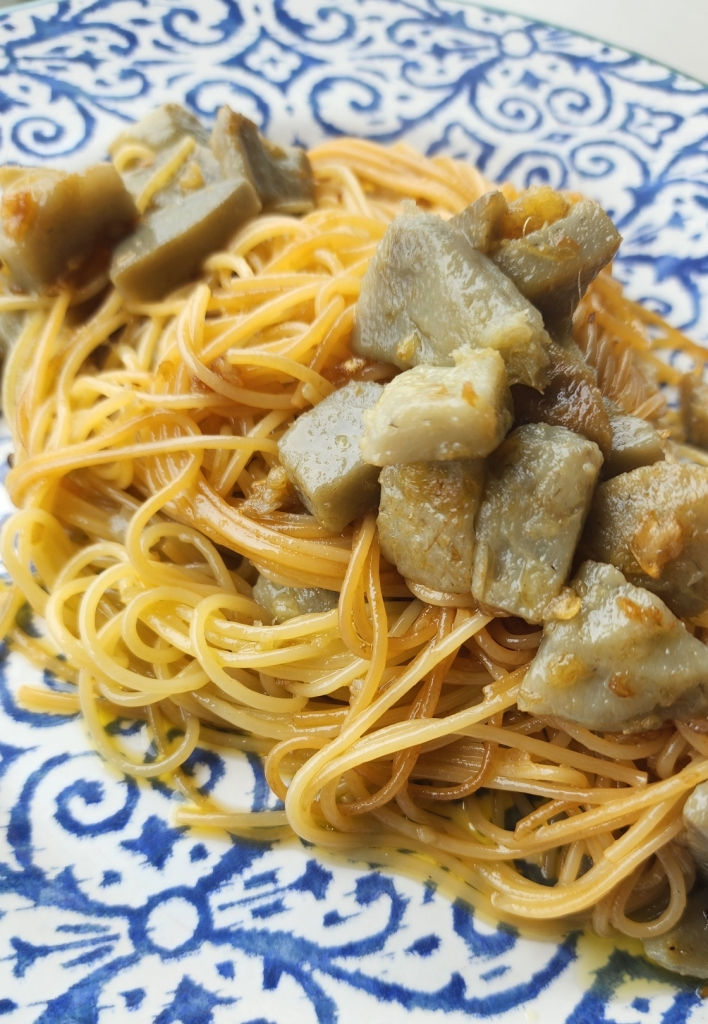 Spaghetti Com Fundo de Alcachofra