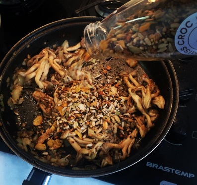 Shimeji finalizado com Miss Croc de Lemon Pepper