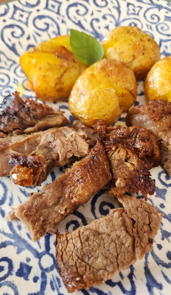 T-Bone na airfryer com Batatas ao Murro