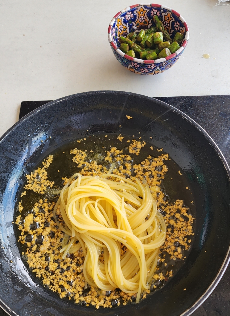Spaghetti Alho & Óleo com Aspargos