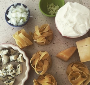 Tagliarini com Molho de Muitos Queijos