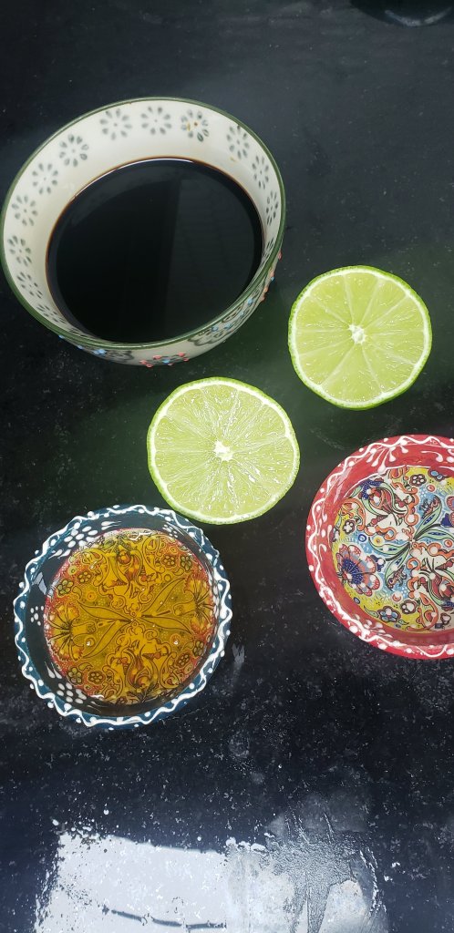 Atum Selado com Crosta de Pistache; Molho Oriental