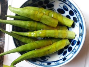 Quiabo Com Mel Mbee e Crispy Miss Croc