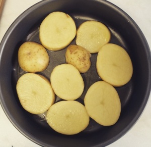 Coxa e Sobre Coxa de Frango Assada Com Batatas