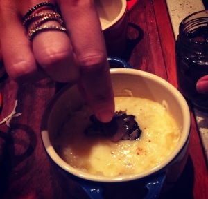 Jantar Trufado; Polenta Trufada; Tagliatelle al Tartufo; Rosbife ao Alho Negro e Mel Trufado