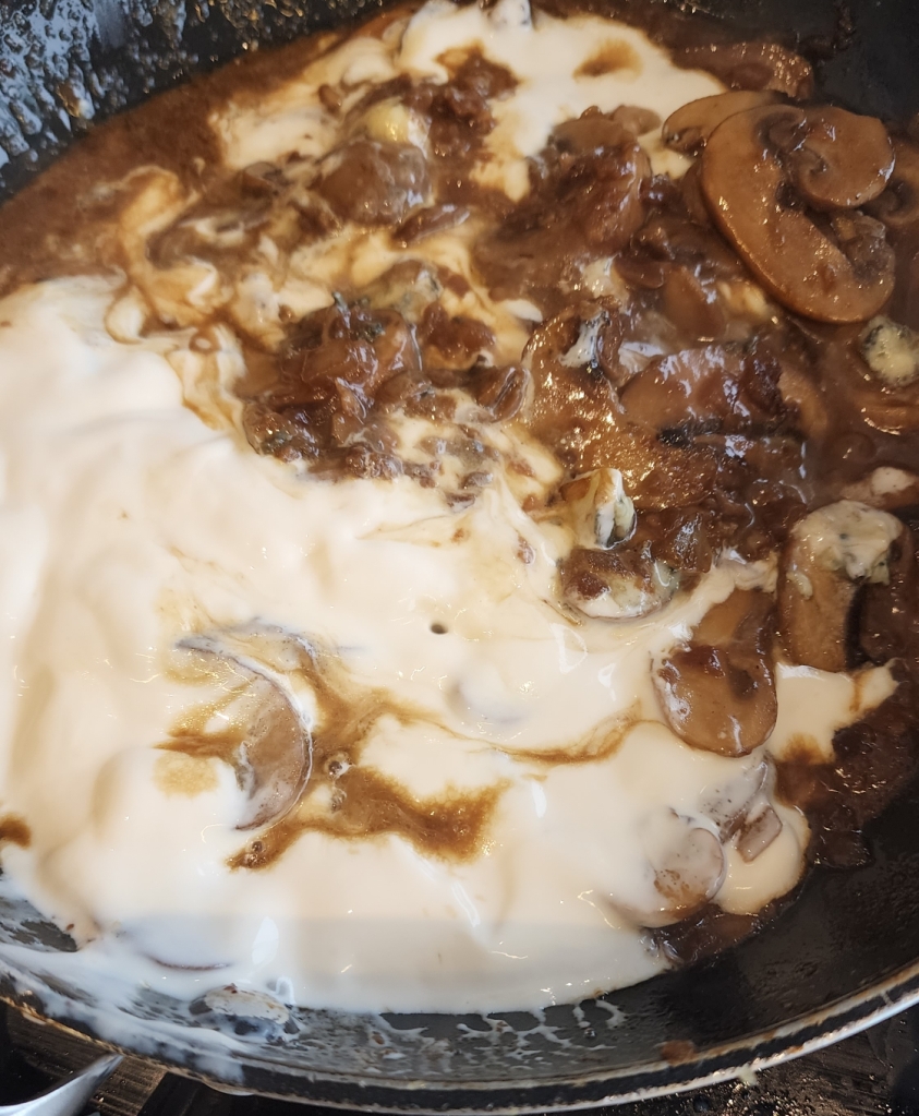 Filet Mignon Com Molho de Cogumelo