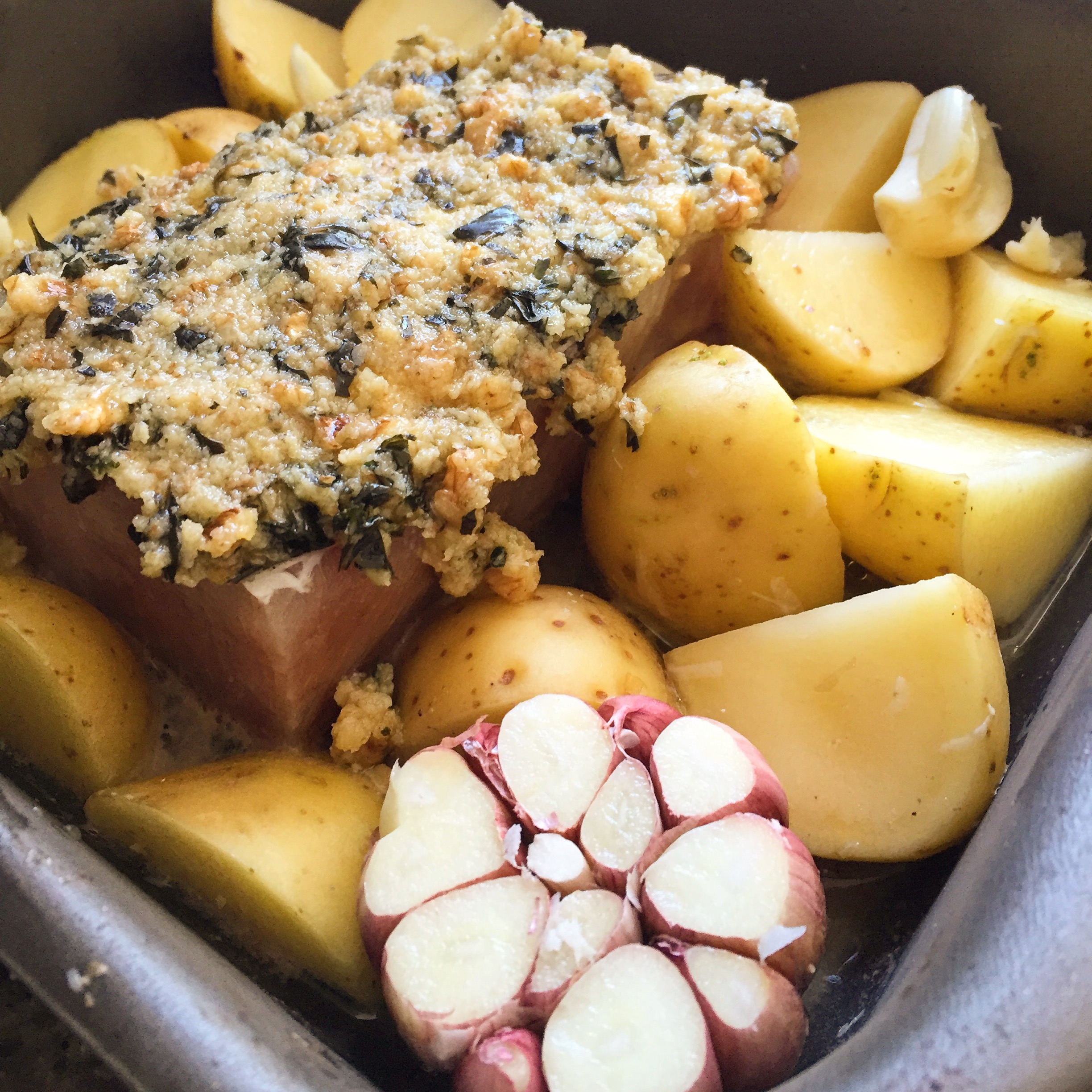 Lombo Suíno na Capa de Pesto Rústico