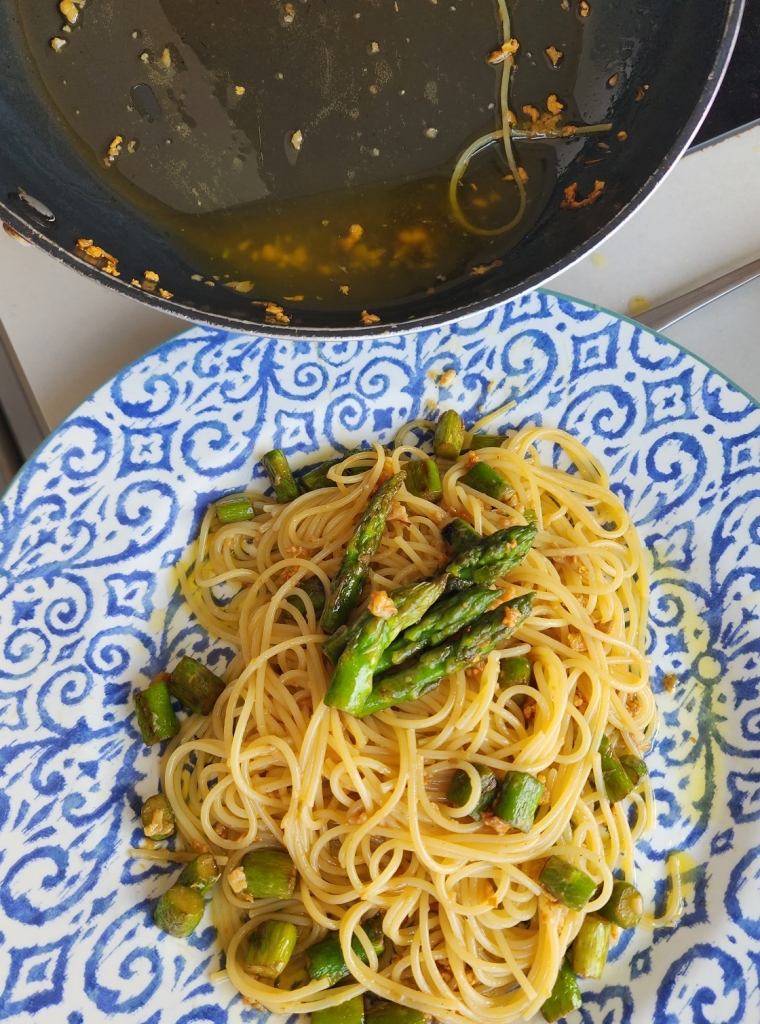 Spaghetti Alho & Óleo com Aspargos